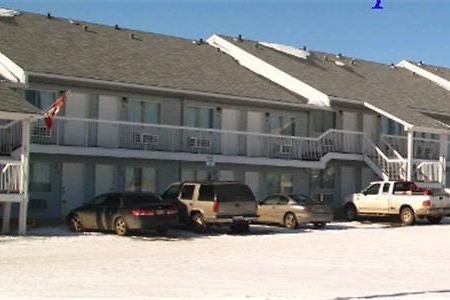 Hilltop Motor Inn Elk Point Exterior photo